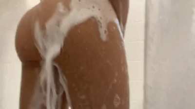 "Ms.Anjolie washing that ass"