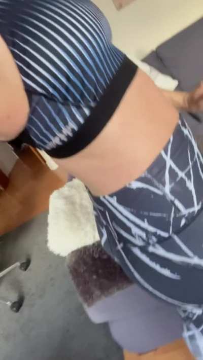 Should I strip in this subreddit more often for you guys?🙄 I&lsquo;m insecure