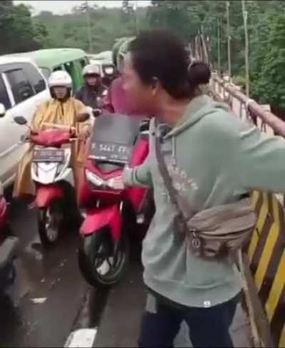 Hak Pejalan Motor