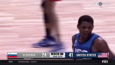 [Highlight] Anthony Edwards forces a turnover and Jalen Brunson hits a dime off the backboard for an Ant dunk!