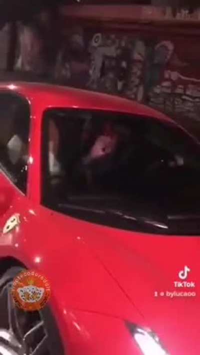 U&eacute;, &eacute; pra isso que Ferrari serve