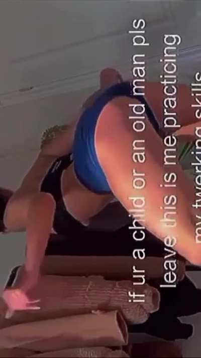 Alessya farrugia shaking it