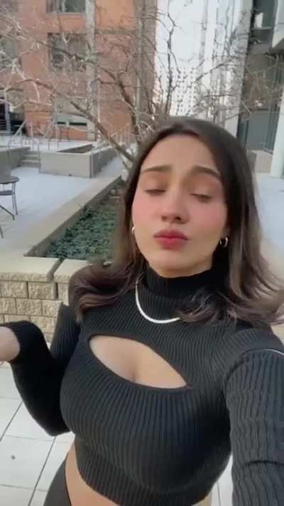 Kya figure hai eske&eth;&curren;&copy;&eth;