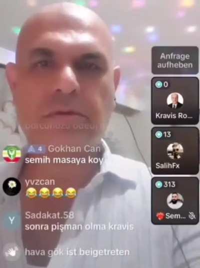 Siyonist israili destekleyen akjdari kohen adlı şahısa ağır k&uuml;f&uuml;r eden Filistinli şahıs g&uuml;ndem oldu.