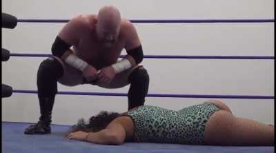 This was a fucking massive pedigree from CJ. Sophia isn&rsquo;t built for this sport. Complete dominance