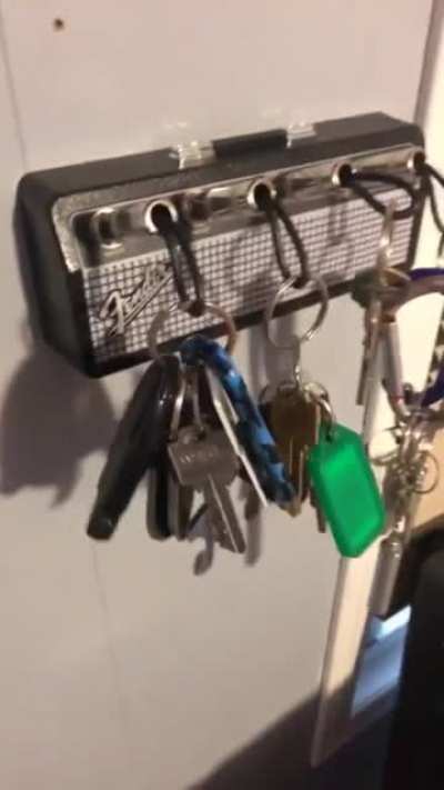 Hangin&rsquo; keys like a rockstar \m/