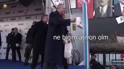 Reis se&ccedil;imleri kaybetmiştir ve "iktidardan inme" vergisi alıyor