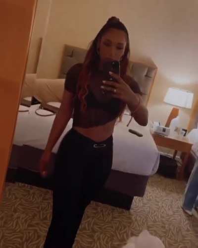 Candice Patton 