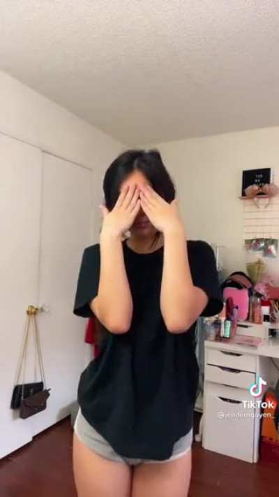 Gorgeous asian girl doing the bussit challenge