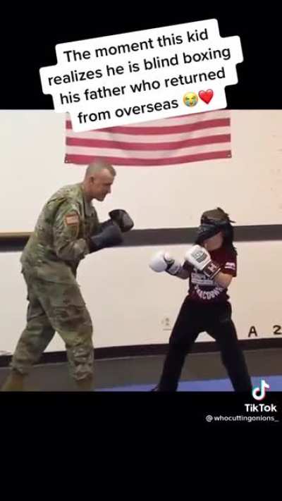 Kid realizes he&rsquo;s blind boxing his father from overseas ❤️