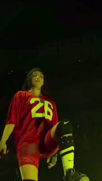 Billie &ldquo;Hit me hard &amp;amp; soft tour&rdquo; / she is so hot 