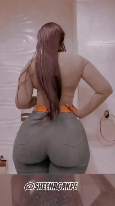 In jeans 🍑🍑👖