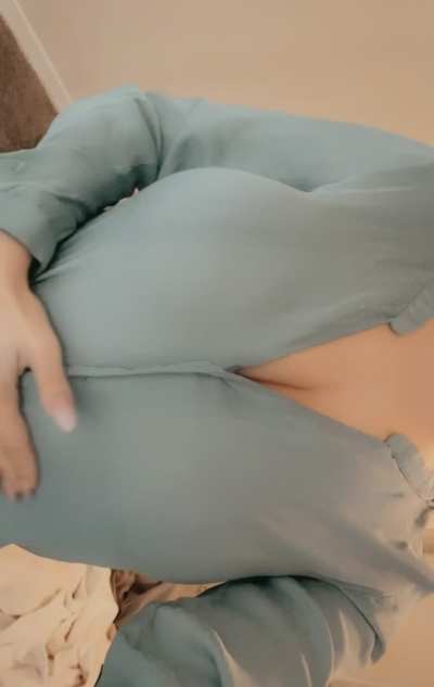 Some days I try to wear a minimizing bra to work to help hide these massive DDD&rsquo;s on my 5&rsquo;1 105 pound frame