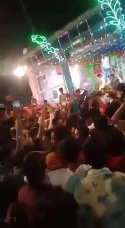 MP: Crowd chants &lsquo;Pakistan Zindabad&rsquo; during Muharram procession in Ujjain. The Muharram procession in Ujjain was stopped by the police owing to Covid-19 norms, this made the crowd angry and they shouted Pakistan Zindabad slogans