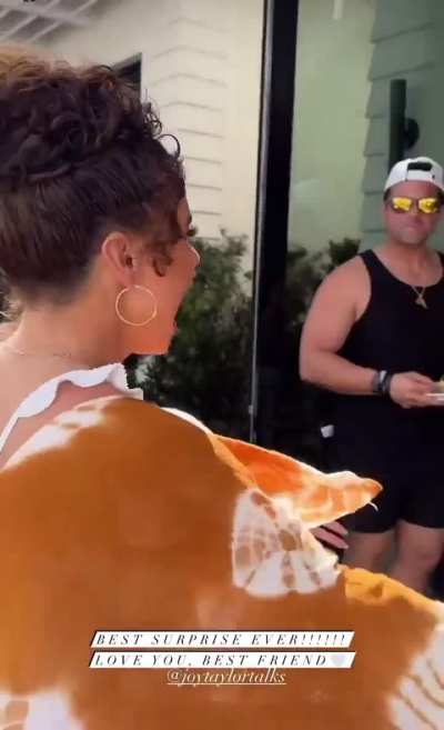 Joy surprising her friend via IG