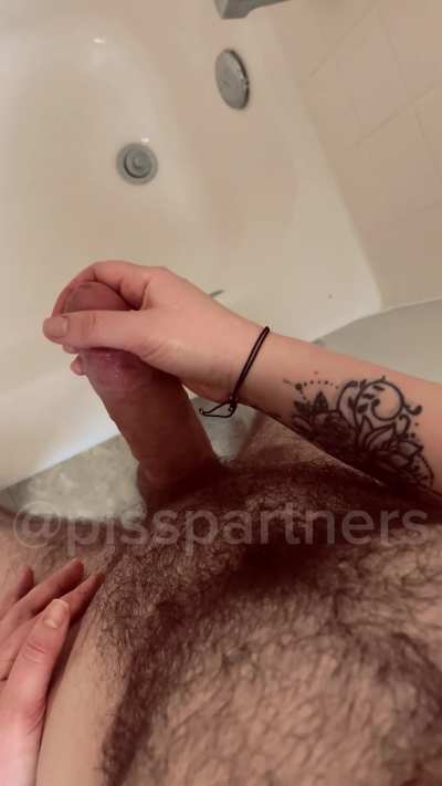 Hey those aren&rsquo;t my hands 🤔