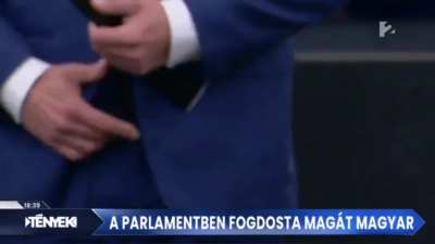 A "T&eacute;nyek" weboldal&aacute;r&oacute;l m&aacute;r eltűnt a vide&oacute;, ez&eacute;rt mentettem a tegnapi riportot, amiben Magyar P&eacute;ter h&iacute;mvesszőj&eacute;vel foglalkoztak De&aacute;k D&aacute;niel p&eacute;niszszak&eacute;rtő seg&iacute;ts&eacute;g&eacute;vel