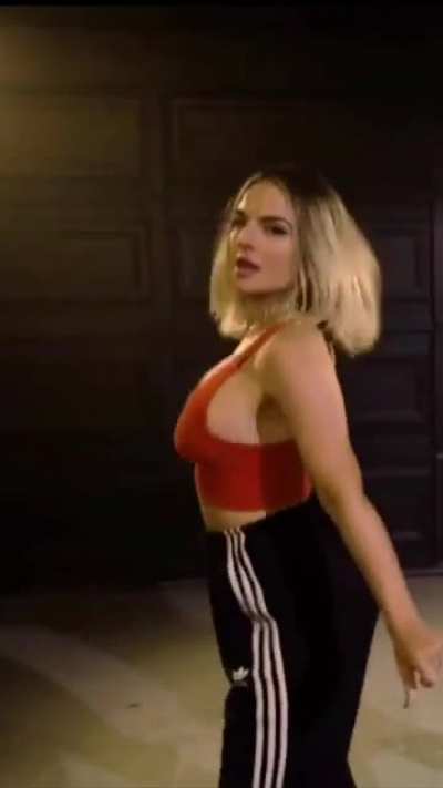 Jojo Levesque 👀