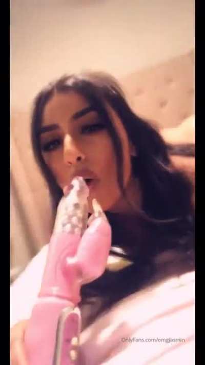 Yoo boys I was able to find this one online. Her and Sheila filmed this week so whoever has their OF let us see 🔥. If you don&rsquo;t have it at least post something we haven&rsquo;t seen 💪