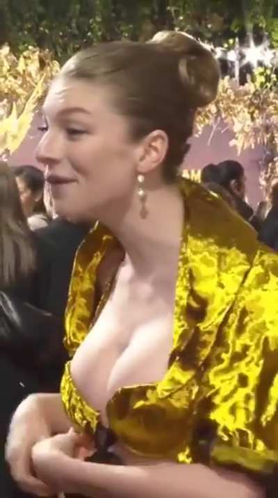 Can't get enough of Hunter Schafer's tits!