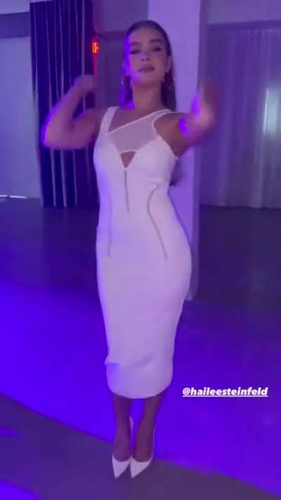 Hailee Steinfeld