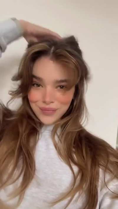Hailee Steinfeld