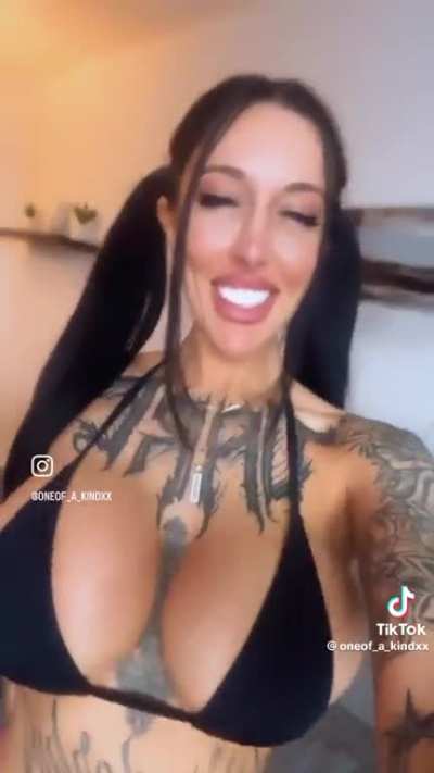 @oneof_a_kindxx