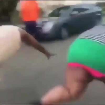 My fat ass aunties tried to race 🤦&zwj;♂