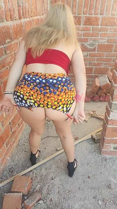 I love showing off my ass