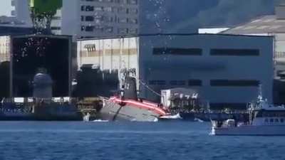 14.10.20 В Японии спущена на воду первая подводная лодка нового типа &laquo;Тайгэй&raquo;. Планируется выпуск еще пяти таких субмарин. Они рассчитаны прежде всего против ВМФ Китая.