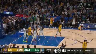 [Highlight] 23 year old rookie Austin Tyler Reaves hits the amazing game winner for the Lakers.