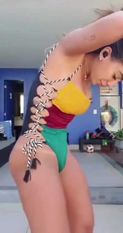Anitta com a Xota Melada