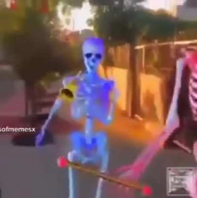It's the most wonderful time of the year 💀