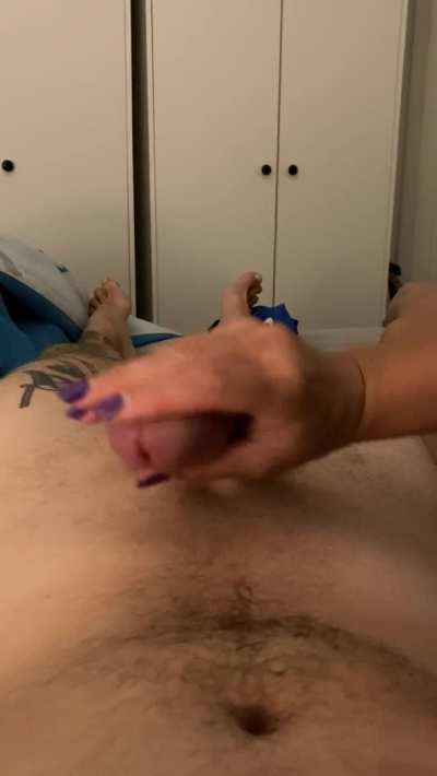 He didn’t pass the bellybutton test so it was a handy not sex and he blew his load prematurely 😂. Little and rapid “don’t want no short dick man” 😈