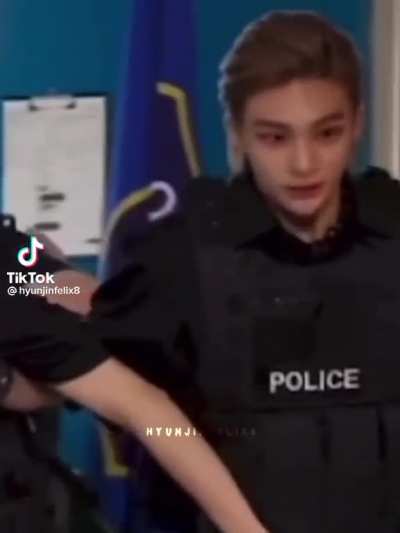 I uhh need the police 👮&zwj;♀️