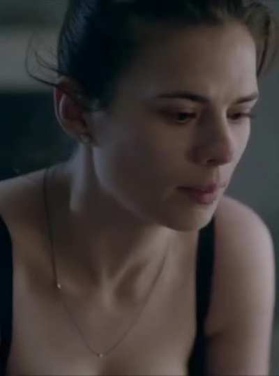 Hayley Atwell's heavy plots in 'Black Mirror' (60fps)