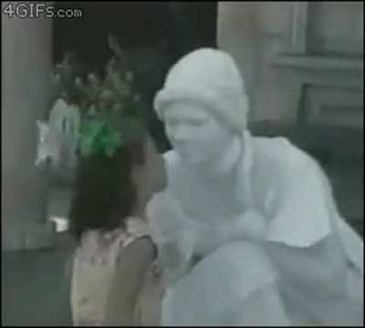 Don't Blink. Essa crian&ccedil;a deve ter ficado com o c* na m&atilde;o.