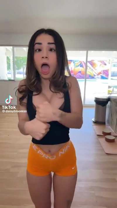 @daisybloomss
