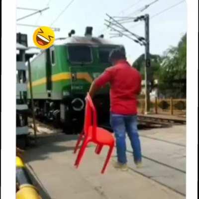 best use of GREEN SCREEN till now !! (༎ຶ ෴ ༎ຶ)