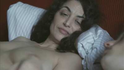 Esti Yerushalmi (55), in Urban Tale (2012)