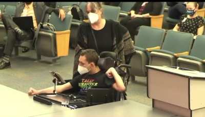 A disabled student wants to go back to school. Because of Governor Ron DeSantis of Florida's rule prohibiting mask mandates in all schools in Florida, he can't. He can't see his friends, and is stuck at home.