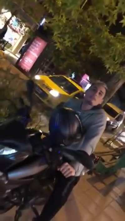 nooo re picante el "hasta la pr&oacute;xima Guy"