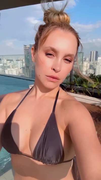 Carla Diaz @carladiaz