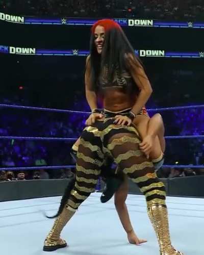 Bianca Belair Struggles against Tiny Zelina On Smackdown