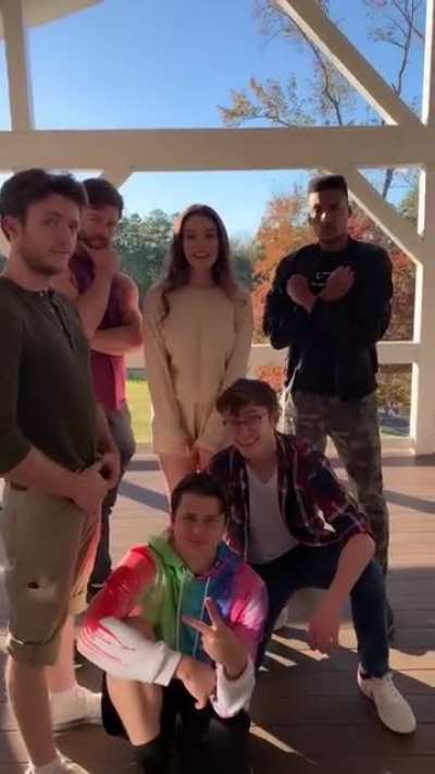 The TikTok that broke TikTok. This is from the Nov Atlanta meetup and posted on Nov 3rd. Currently has 29.5mil views and 7.5 mil likes #Marvelfam
