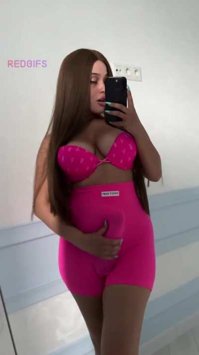 Wanna compare sizes? I bet I’m bigger
