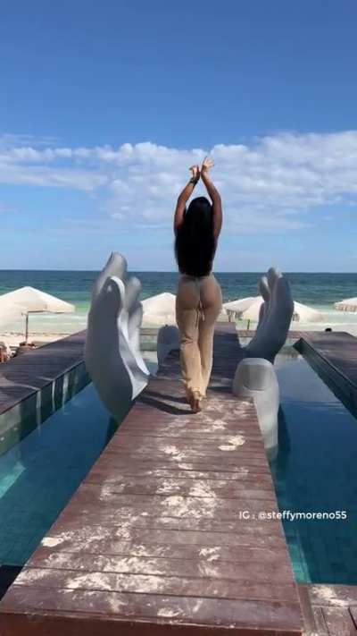 Vagalume is a beach club where art and good music connect ❤️&zwj;🔥 Vagalume es un club de playa donde el arte y la buena musica conectan ❤️&zwj;🔥