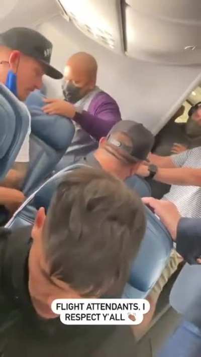 Man allegedly tries to hijack plane, gets tied up like a Scooby Doo villain
