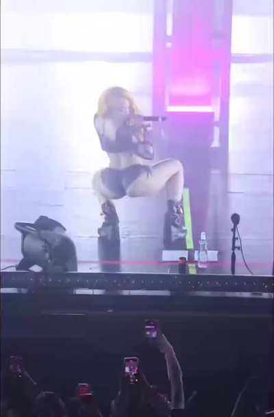 She Throwing It