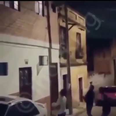 Me and the boys llendo a la casa del admin